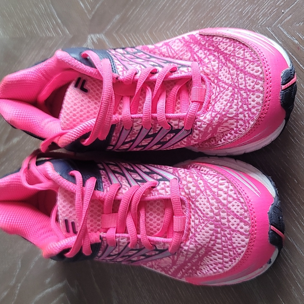 Girls Fila Memory Foam Sneakers